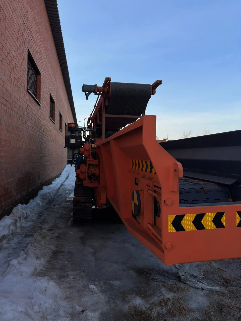 Измельчитель веток и древесины DH-220 на гусеничном ходу